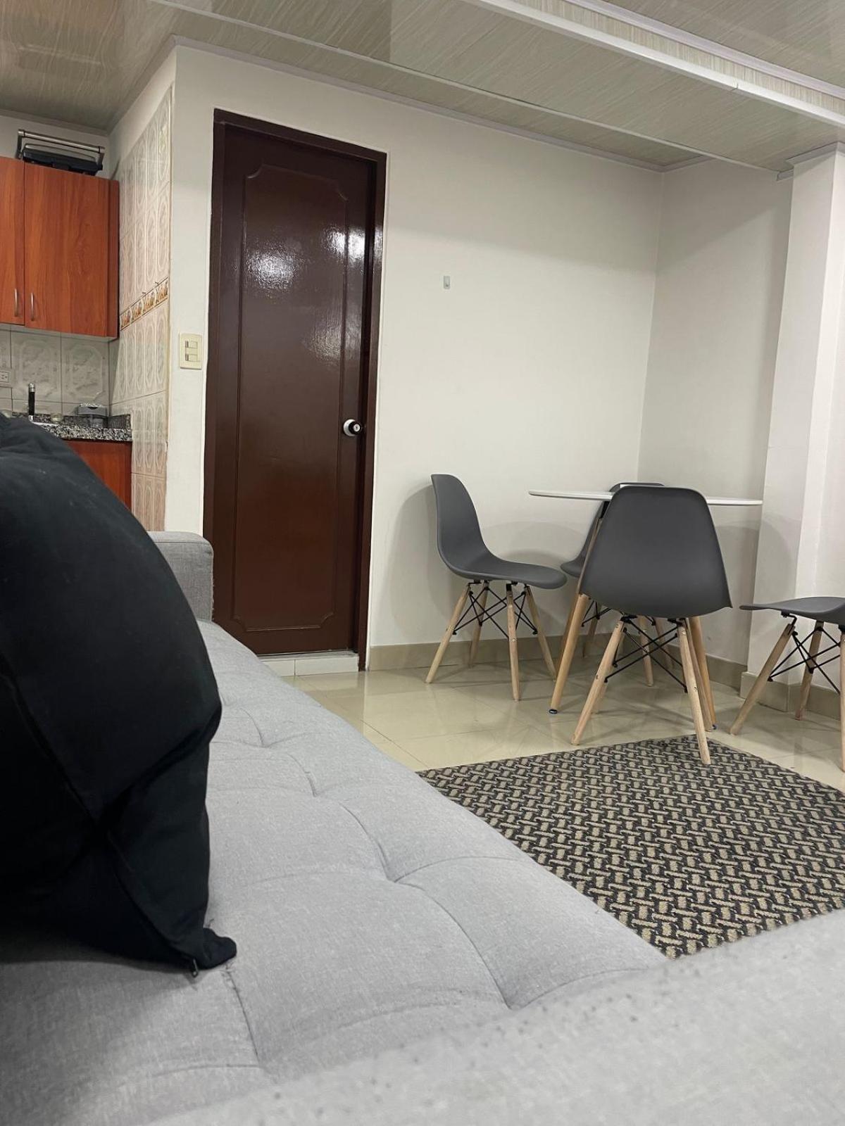 Apartamento Aparta Estudio Amoblado Cerca Al Aeropuerto Bogotá