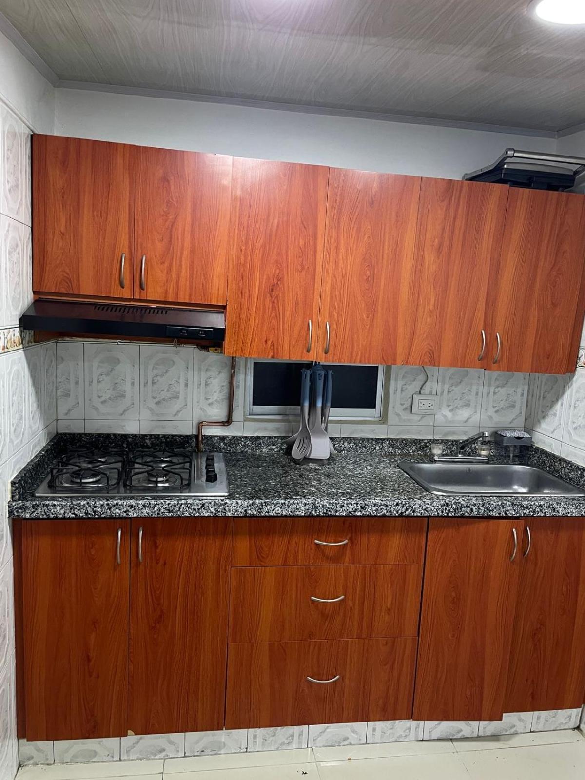 Apartamento Aparta Estudio Amoblado Cerca Al Aeropuerto Bogotá