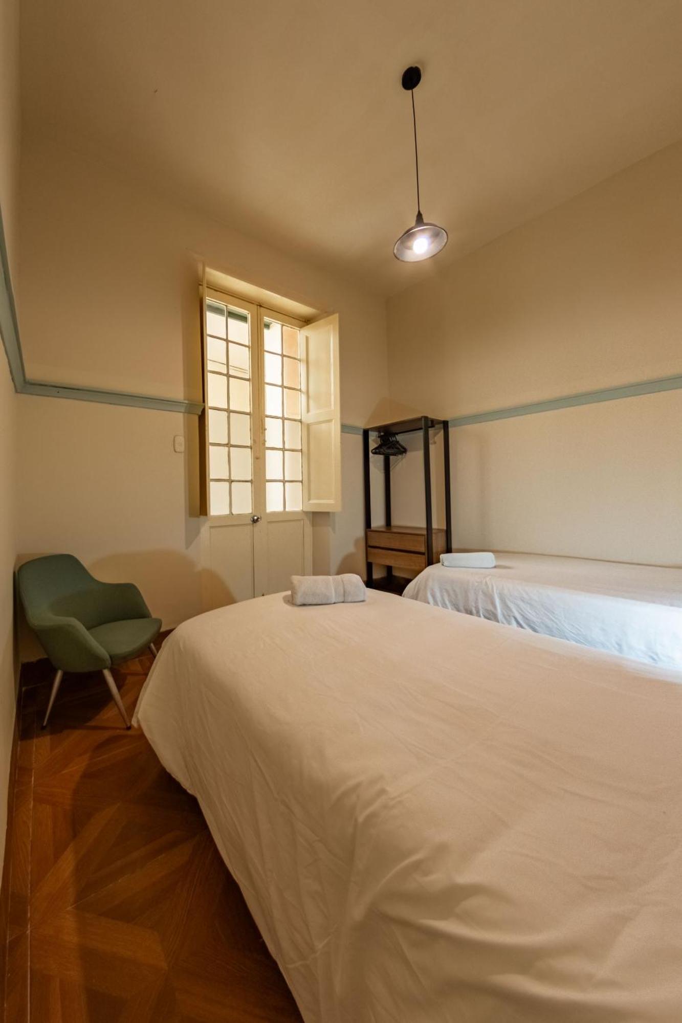 R10 Hostal *