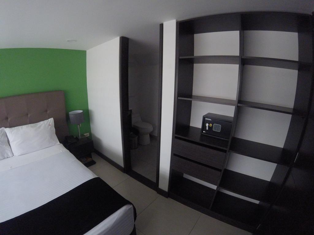 The Business Center 3*