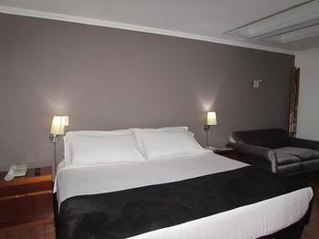 Hotel Breton Hill Parque 93 3*