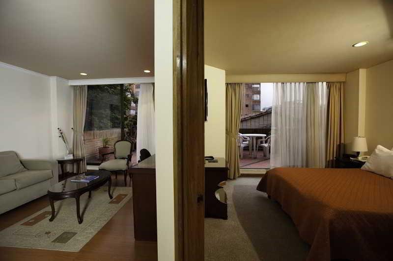 Travelers Fontana Plaza Apartahotel 4*