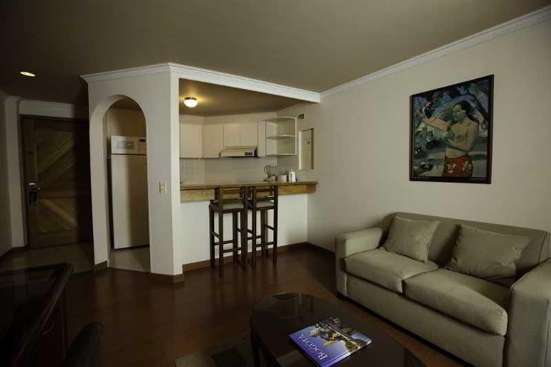 Apartahotel Travelers Fontana Plaza 4*