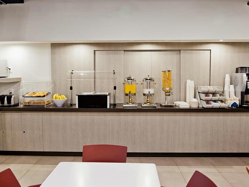 Hotel Express Junior By Marriott Aeropuerto 3*