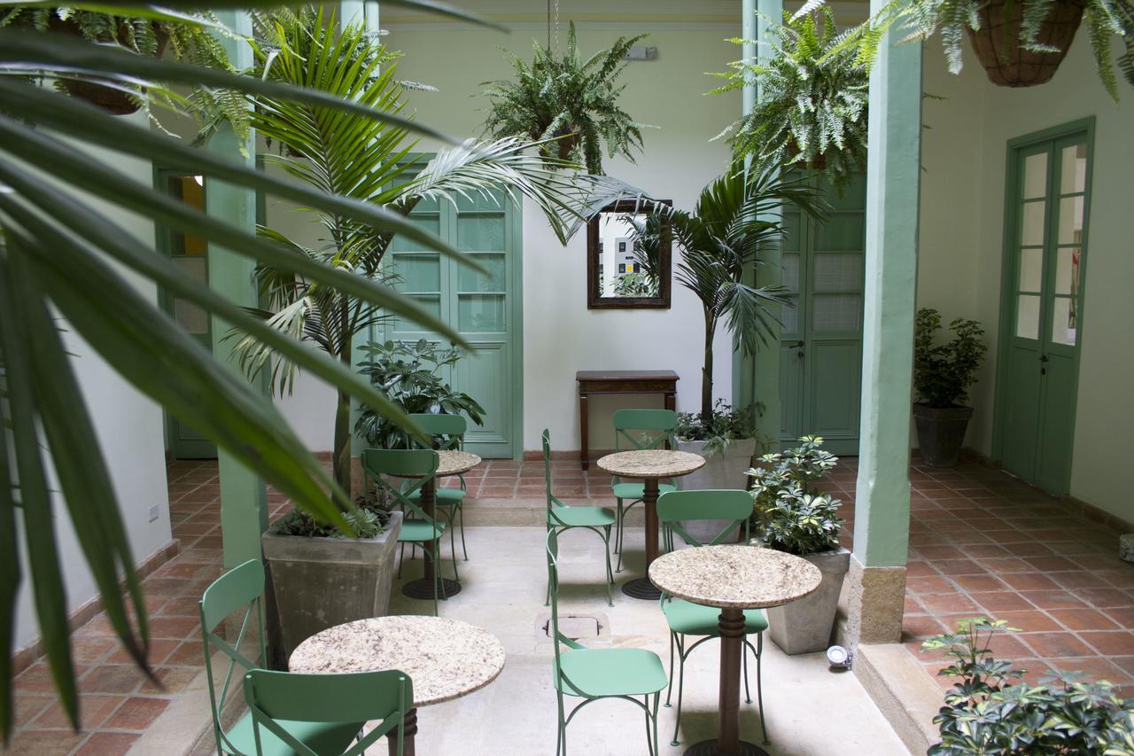 Casa De La Vega 4*
