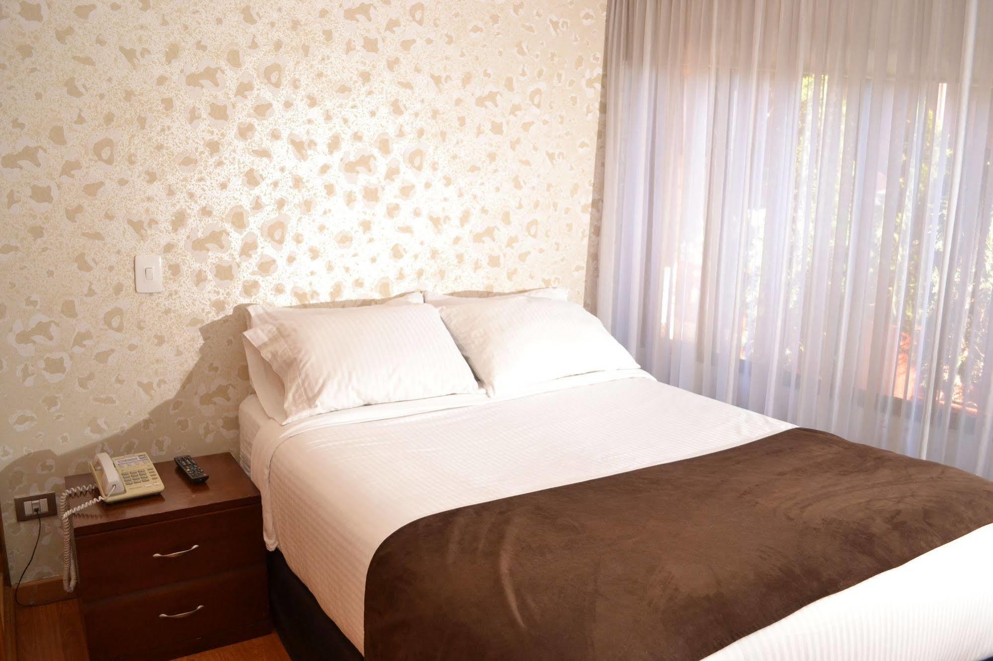 Hotel Breton Hill Parque 93