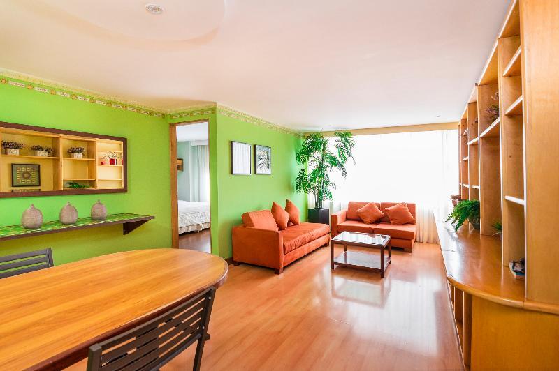 Apartahotel Lloyds Apartasuites Parque 93 4*