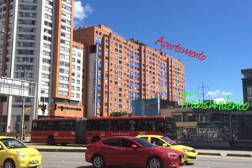 Apartment: Corferias, Embajada, Airport, Agora,g12 Apartamento *