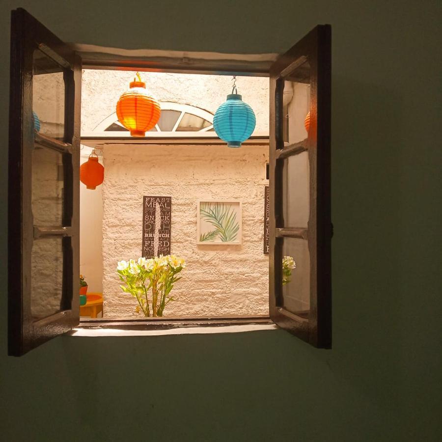 La Casa Amarilla D.c *
