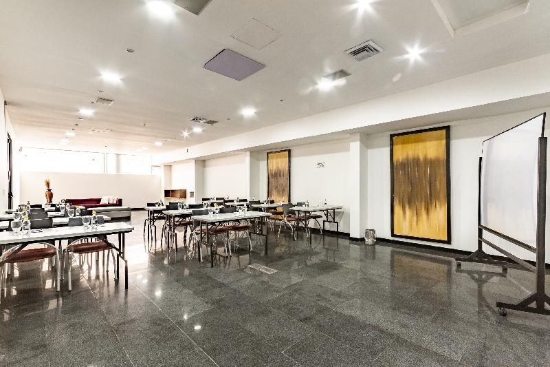 Tryp By Wyndham Usaquén Hotel